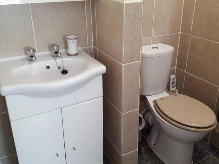 White Guest House Bath Kamer foto