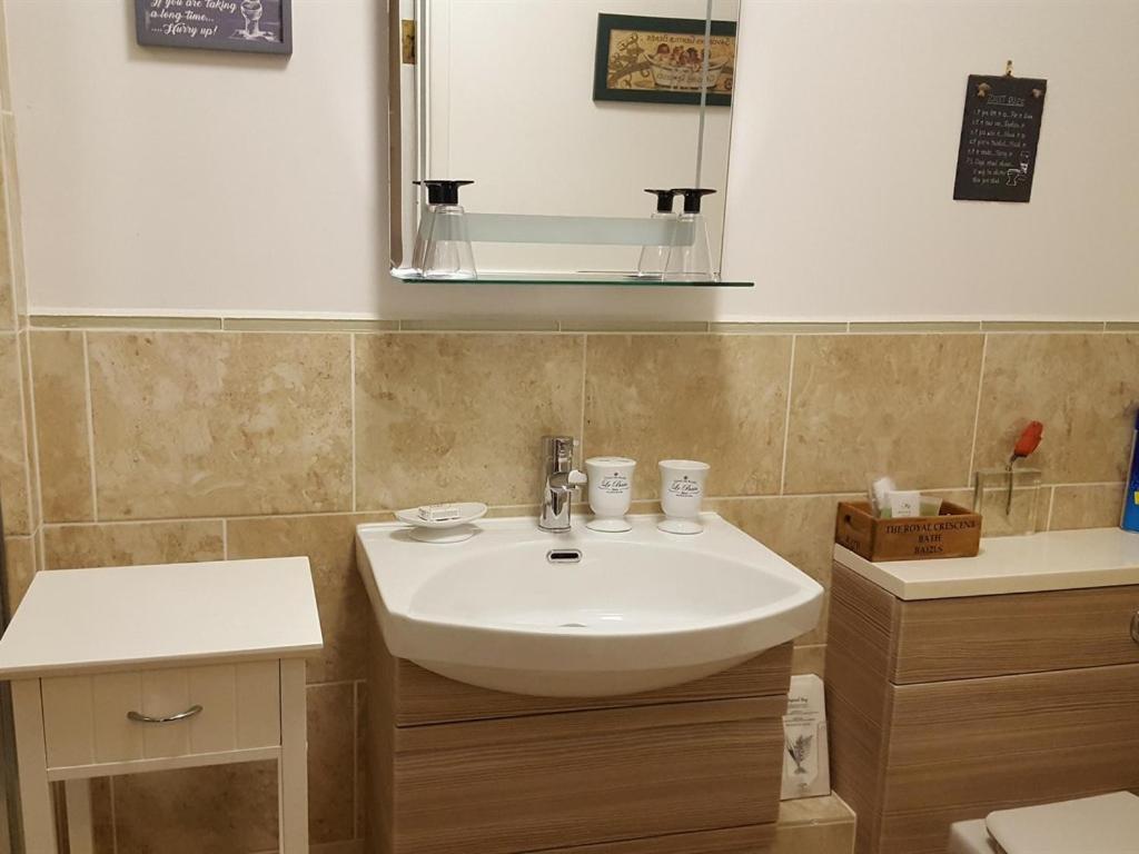 White Guest House Bath Kamer foto