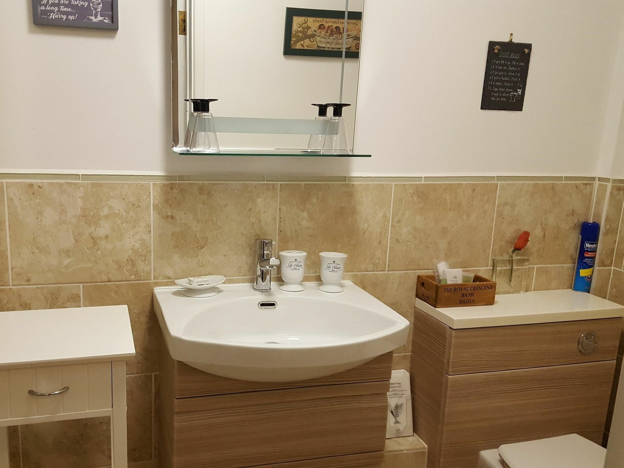 White Guest House Bath Buitenkant foto