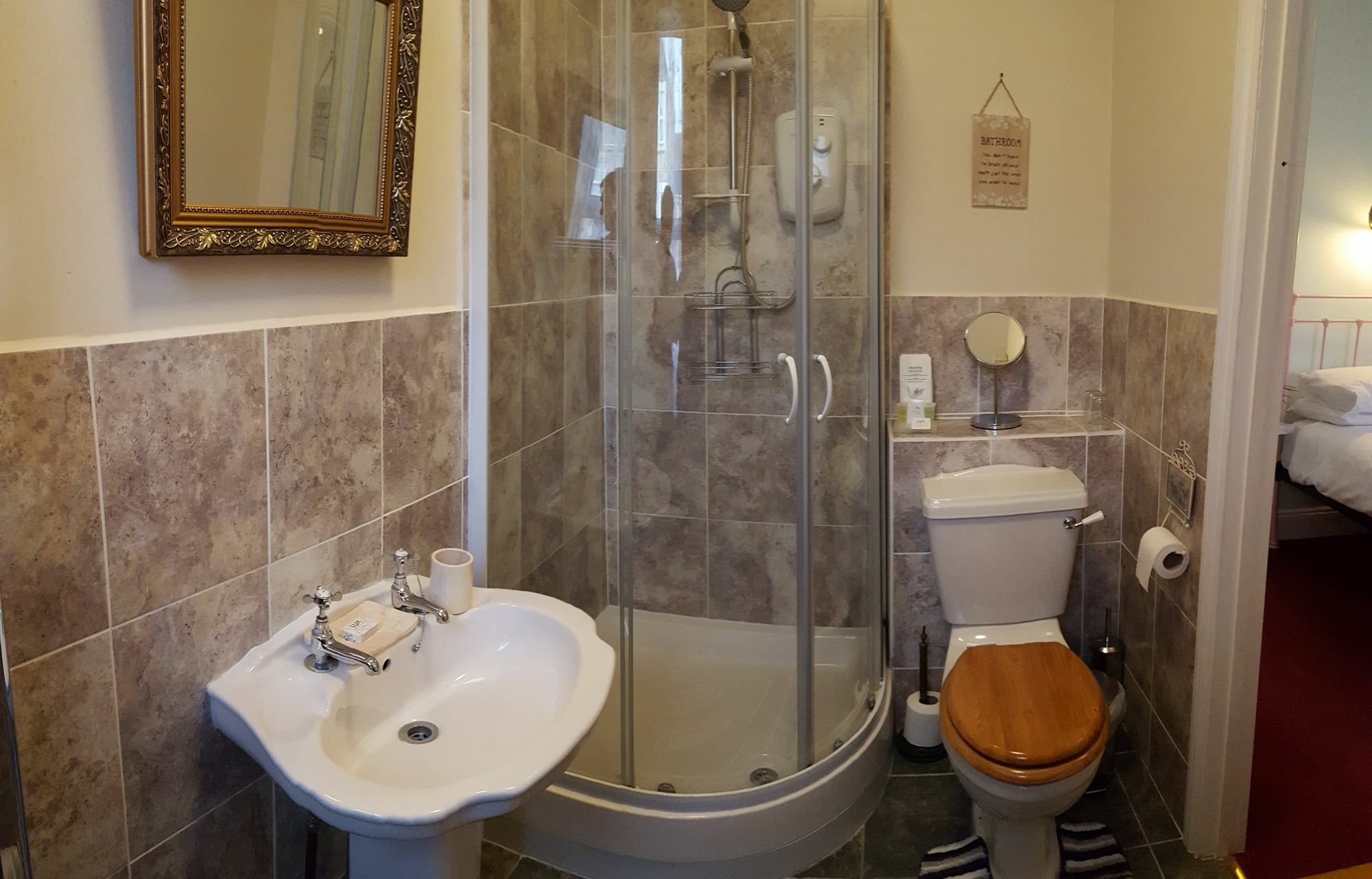 White Guest House Bath Buitenkant foto