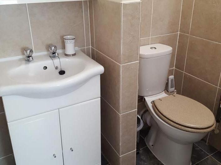 White Guest House Bath Buitenkant foto